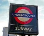 Welcome to London! In der folgenden Serie werde ich einige Bilder der Bahn der britischen Hauptstadt zeigen - angefangen bei klassisch bekanntem ber magischem bis hin zu futuristischem habe ich in London vielerlei Dinge entdeckt und fotografisch festgehalten - Enjoy yourself!
Zum Bild: Underground-Logo an der Mansion House Station, 16.3.010.