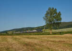 Mit einem Kesselwagenzug war 185 567 der Beacon Rail Leasing S.a.r.L. am 12.06.2023 bei Haunetal-Neukirchen in Richtung Sden unterwegs.