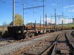 �BB-Wagen beladen mit Langschienen in Samstagern (CH)  ...