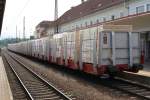 guterwagen Ganzzug bestehend aus �BB-RCA Laaprs 4395 am 11.Juni 2010 im Bf. Knittelfeld.