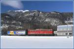 guterwagen 'Es gibt kein Bier auf Hawai, drum bleib ich hier...' Ge 6/6 II 701 'R�tia' mit einem nicht einheimischen Bierwagen vor der Kulisse des Calanda, dem Namensgeber des einheimischen Gerstensafts, bei Untervaz-Trimmis. (01.02.2010)