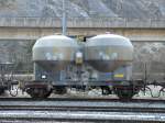 Guterwagen SBB - G�terwagen Typ Ucs 21 85 910 5 099-0 mit Blumendeko abgestellt im Bahnhofsareal Reuchenette-Pery am 03.01.2010