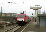 186 330-7 zieht am ...  Tim Giermann 30.12.2011