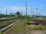 Gleisvorfeld mit dem alten Wasserturm in Halle (S) Hbf; 29.06.2010 ...
