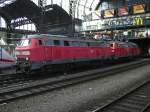 hamburg-hauptbahnhof Mit ihren nicht zu �berh�hrenden Sound beschallten 218 314 und 218 322 die Hamburger Bahnhofshalle am 05.Juni 2010.