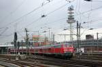 218 470 mit einem HVZ-Verst�rker-RE in Hannover HBF auf dem ...