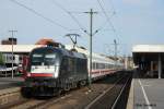 hannover ES64U2-034 mit einem IC am 4.7.2010 in Hannover HBF.