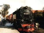 Harzer Schmalspurbahnen Dampflok 99 7238-1 der Harzer Schmalspur Bahnen mit Zug 8937 Wernigerode-Brocken auf HSB-Bahnhof Wernigerode am 16-10-1997. Bild und scan: Date Jan de Vries. 