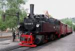 Harzer Schmalspurbahnen 99 5906-5 fasst in Alexisbad Wasser um seine Fahrt als Zug 8953 nach Eisfelder Talm�hle fortzusetzen (24.07.2010)
