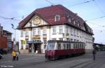 HSB 187 017-9 Rangierfahrt zum Bahnhofsvorplatz vor dem Verwaltungsgeb�ude der Harzer Schmalspurbahnen, fotografiert in Nordhausen am 28.04.2012