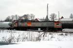 Tiger der HVLE 330.3 mit Kesselwagen von Premnitz in Richtung ...