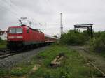 hessen DB 143 132-9 mit dem RE 15419 von Koblenz Hbf nach Frankfurt (M) Hbf, in Wiesbaden-Biebrich; 13.05.2010