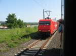 HGK Hafen - Und Guterverkehr Koln Ein G�tzerzug mit einer 145 der HGK (H�fen und G�ter K�ln) auf der linken Rheinstrecke. Fotgrafiert aus dem Sonderzug anl�sslich (ich glaube) 150 Jahre linke Rheinstrecke. 