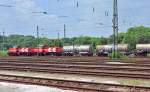 HGK Hafen - Und Guterverkehr Koln DE 76 und DE 84 der 'HGK' ziehen Tankwagen in K�ln-Klettenberg - 28.05.2010