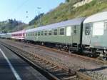Historische Ein Historischer Personenwagen steht abgestellt in Linz am Rhein am 22.4.10