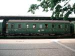Am 29.5.2010 war dieser 2 Klasse-Wagen im Dampfsonderzug des Regenbogenexpress ...