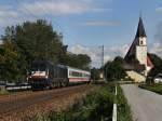 Die ES 64 U2-001 am 11.09.2010 mit zwei IC Wagen ...