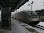 Hier zu sehen ein IC-Steuerwagen vor einem Ersatzzug f�r den ...