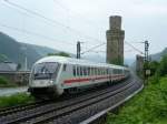 Am 17.6.10 eilt der IC 118 Salzburg-M�nster durch Oberwesel seinem ...