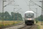 IC 2028 am 05.07.2010 kurz nach Plattling.  ...