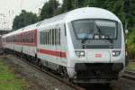 Die 101 001-6 schiebt ...  Eric Otten 01.08.2010