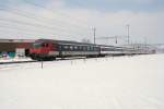 Ein IR Luzern - Gen�ve A�roport verl�sst am 13.2.10 Romont. ...