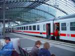 IC-Zuge und IC-Wagen Inter-City Wagen Bpmz 294.2 eingereiht in den IC 2131 in Berlin Hbf am 21.06.2009.