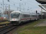 Ausfahrender IC Hannover-Stralsund nach dem Richtungswechsel am 05.Dezember 2009 in ...