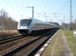 IC 2184 Hannover-Binz durchfuhr am 07.April 2010 den Haltepunkt Teschenhagen. ...
