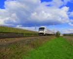 IC-Zuge und IC-Wagen IC 2115 von Stralsund nach Stuttgart Hbf, bei Erbach (Rheingau). Der Zug wurde �ber die rechte Rheinstrecke umgeleitet; 11.04.2010