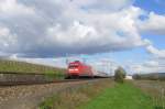 DB 101 136-0 mit dem IC 2022 von Frankfurt (M) ...