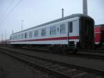 IC-Zuge und IC-Wagen Abgestellter Aim 51 80 10-91 007-4 in Mukran.