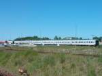 Diese IC-Wagen stehen in Mukran schon l�nger in der N�he ...
