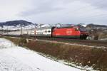 Re 460 088-0 verlässt am 22.12.09 Frick mit einem IC ... Re 460 088-0 verlässt am 22.12.09 Frick mit einem IC ...