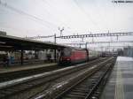 Re 460 015-1 am 7.1.10 in Biel/Bienne, mit einem der ... Re 460 015-1 am 7.1.10 in Biel/Bienne, mit einem der ...