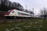 ICN 10015 mit dem RABDe 500 012-0 an der Spitze ...