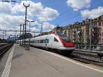 icn RABDe 500 012-0 ''Jean Rudolf von Salis'' am 27.7.2010 in Neuch�tel. Am ICN 012 wurde vor einiger Zeit der Namen durch ein weiteres SBB-Logo ersetzt, die im Zuge der neuen Leistungsvereinbarung mit der DB. Da nun aber die Verantwortlichen gesehen haben, dass dies nicht so gut aussieht, erhielt der ICN wieder der Namen des Schriftstellers.