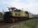 Industrielokomotiven EL2-4 von der KWB ADAM�W S.A. am 26.04.2010 auf dem Ladungsplatz.