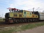 Industrielokomotiven EL2-4 von der KWB ADAM�W S.A. kurz vor der Abfahrt aus Ladungsplatz.