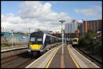 Belfast Great Victoria Street Station: Es warten am 22.9.2018 links Triebwagen 4016 und rechts hinten Triebwagen 3014 auf Ausfahrt!