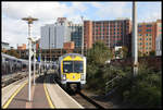 Belfast Great Victoria Street Station: Triebwagen 3014 fährt aus.