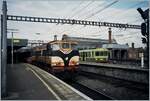 In Baile Átha Cliath Stásiún Uí Choghaile - besser bekannt als Dublin Connolly Station zeigen sich die CIE IR BB 088 mit einem Fernreisezug und im Hintergrund der DART Triebwagen