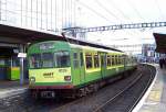 Triebzug 8139 der DART am 14.09.2005 in Dublin-Tara Street. Die DART hat bis jetzt nur eine Linie, von Dublin Connolly bis Bray bzw. Greystones und ist die einzige elektrifizierte Strecke der Bahn in Irland, wird auch von den Dieselzgen der Fernbahn benutzt. Die Zge der 8100-Class sind an den dreiteiligen Stirnfenstern zu erkennen. 