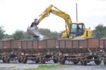 IERLAND sep 2009 THURLES het laden van een ballast trein