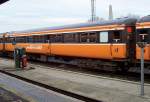 InterCity-Wagen 5155 2.Klasse mit Mitteltr am 15.02.2005 im Bahnhof Dublin-Heuston.