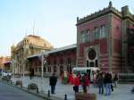 istanbul-sirkeci Istanbul-Sirkeci ist der Hauptbahnhof auf der europ�ischen Seite von Istanbul.
Das historische Geb�ude des Kopfbahnhofs wurde vom deutschen Architekten August Jachmund entworfen und ging 1890 in Betrieb.
Nach Fertigstellung des Bosporustunnels wird hier eine unterirdische Station entstehen.
11.04.2009
