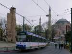 istanbul-strasenbahn-normalspur An der Hagia-Sophia: Tram 213+214  (ex K�ln 2013+2014 Stadtbahnwagen-B100S D�wag1976)
Einer von drei morgendlichen D�wag-Kursen auf der Linie 1.
13.04.2009