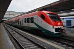 Hier 501 094 und 501 070 als R3316 von Roma Termini nach Fiumicino Aeroporto, dieser Triebzugverband stand am 24.12.2014 in Roma Termini.