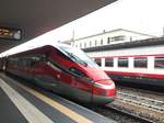 Dieser Frecciarossa 1000 setzt in Kürze seine Reise von Venezia nach Roma Termini fort. Bologna 10.08.17.