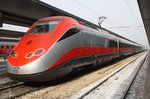 404 542-6 steht am 1.10.2016 als ES9714 von Venezia Santa Lucia nach Milano Centrale im Startbahnhof.